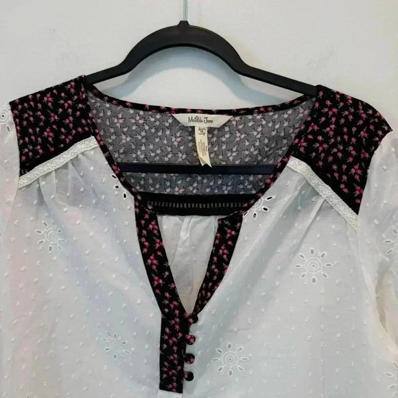 Matilda Jane Womens Size M Eyelet Floral Blouse Cherry Print Popover - Picture 2 of 10